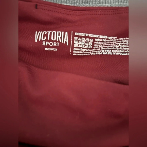 Medium Knockout by Victoria’s Secret capri legging with cross-cross detail. - Picture 4 of 4